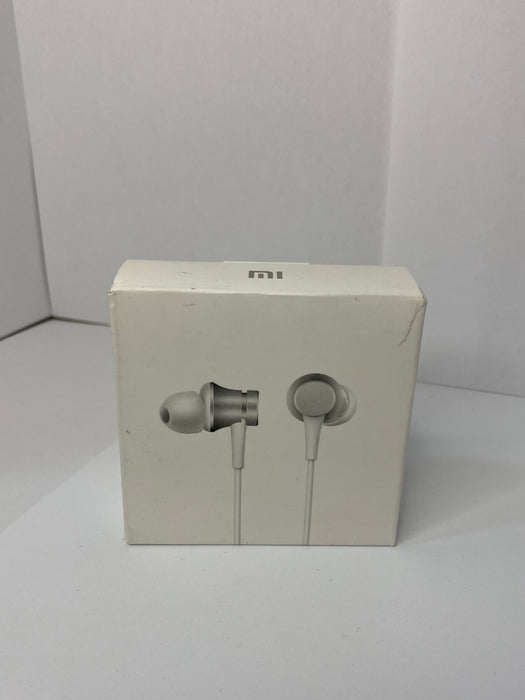 Audífonos Alámbricos Xiaomi Mi In Ear Basic (Plata) - PC / Móvil - OPEN BOX